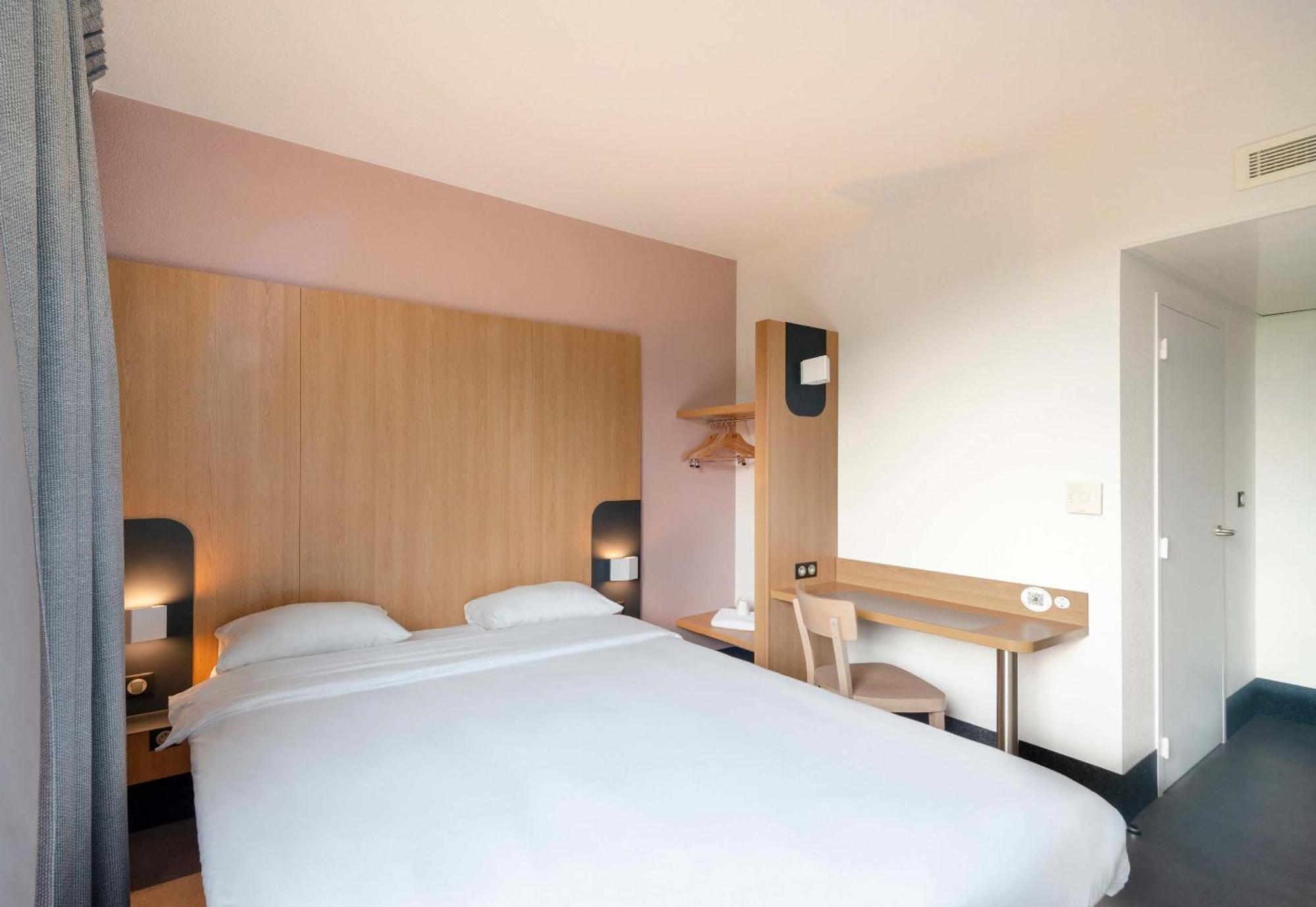 B&B Hotel Nantes Савене Екстер'єр фото